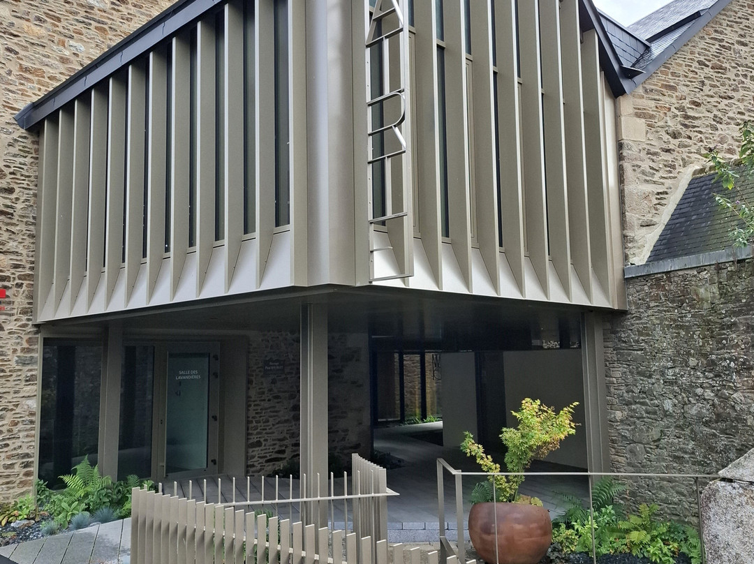 Mairie de Jugon-les-Lacs-Jugon-les-Lacs必去景点