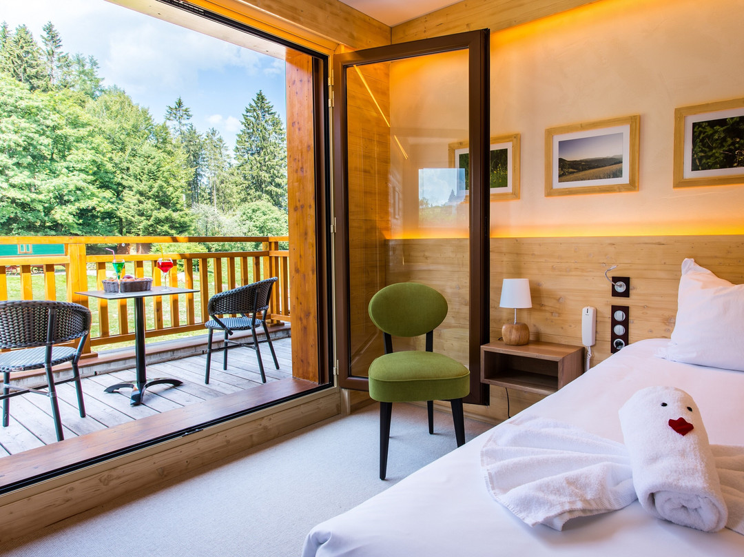 尚菲山餐厅酒店主图