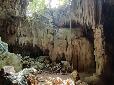 Cayman Crystal Caves-大开曼岛必去景点
