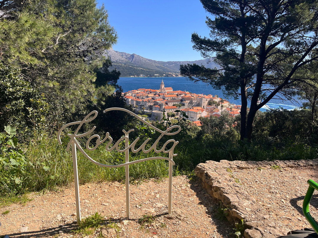 Korcula Buggy Official-科尔丘拉镇必去景点