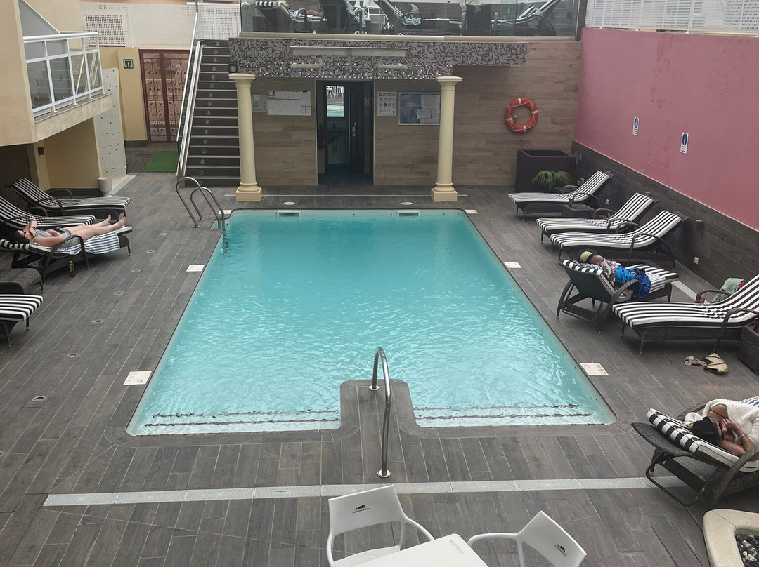 梦之月托雷莫里斯- 推荐成人主图