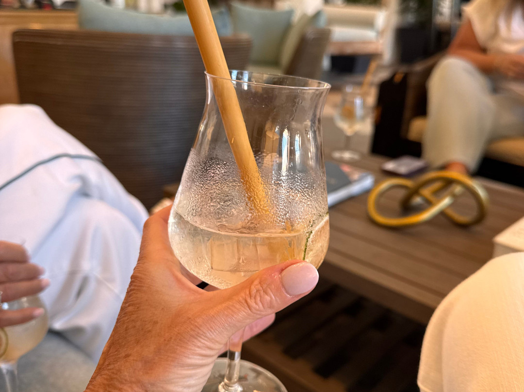 洛特雷尔酒店主图