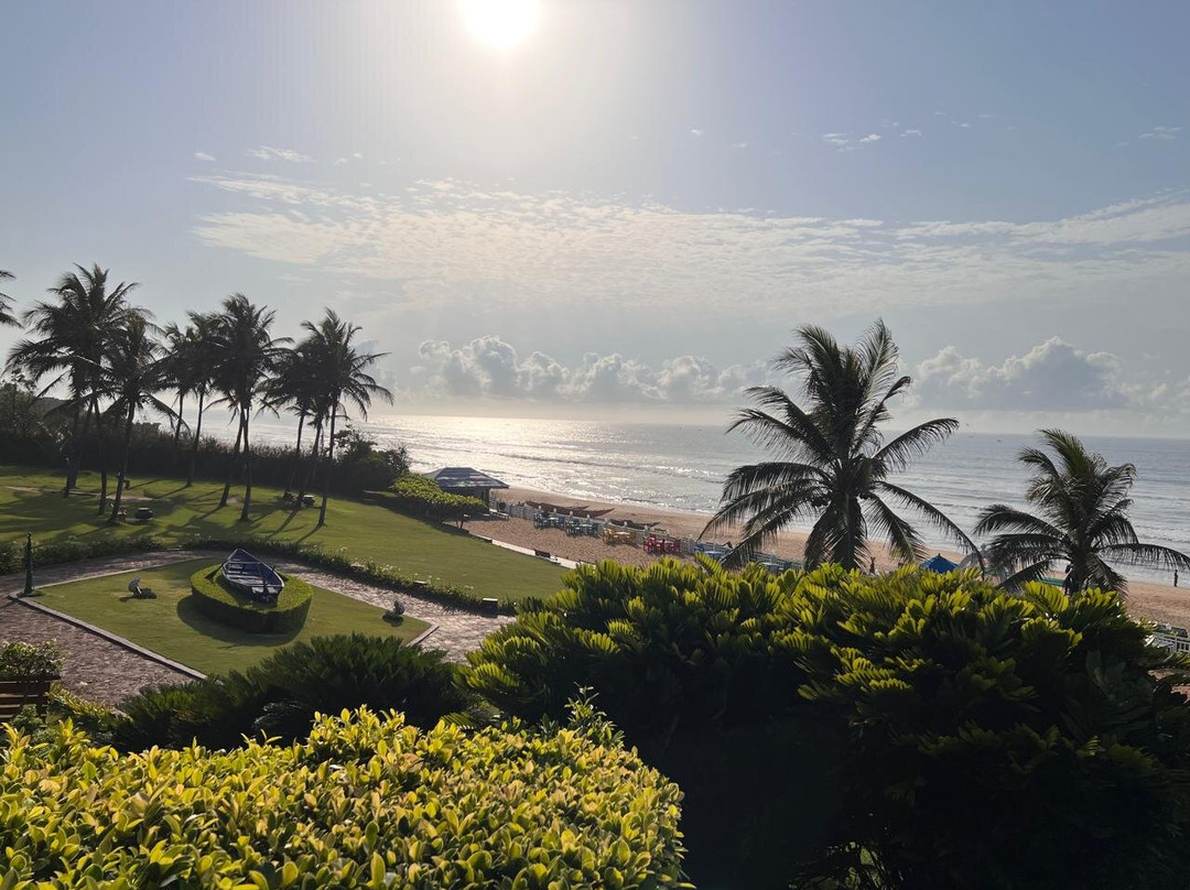 Mayfair Palm Beach Resort主图