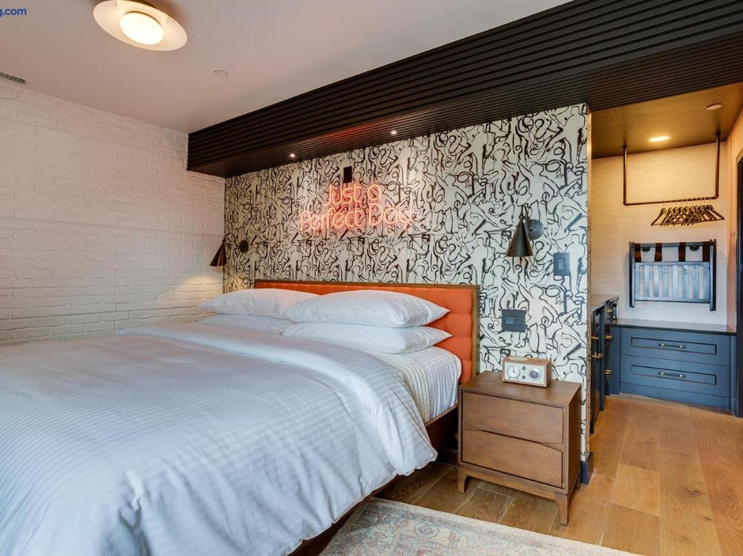 The Reed at The Louie Boutique Motel, Private Sauna! Walk to Everything!