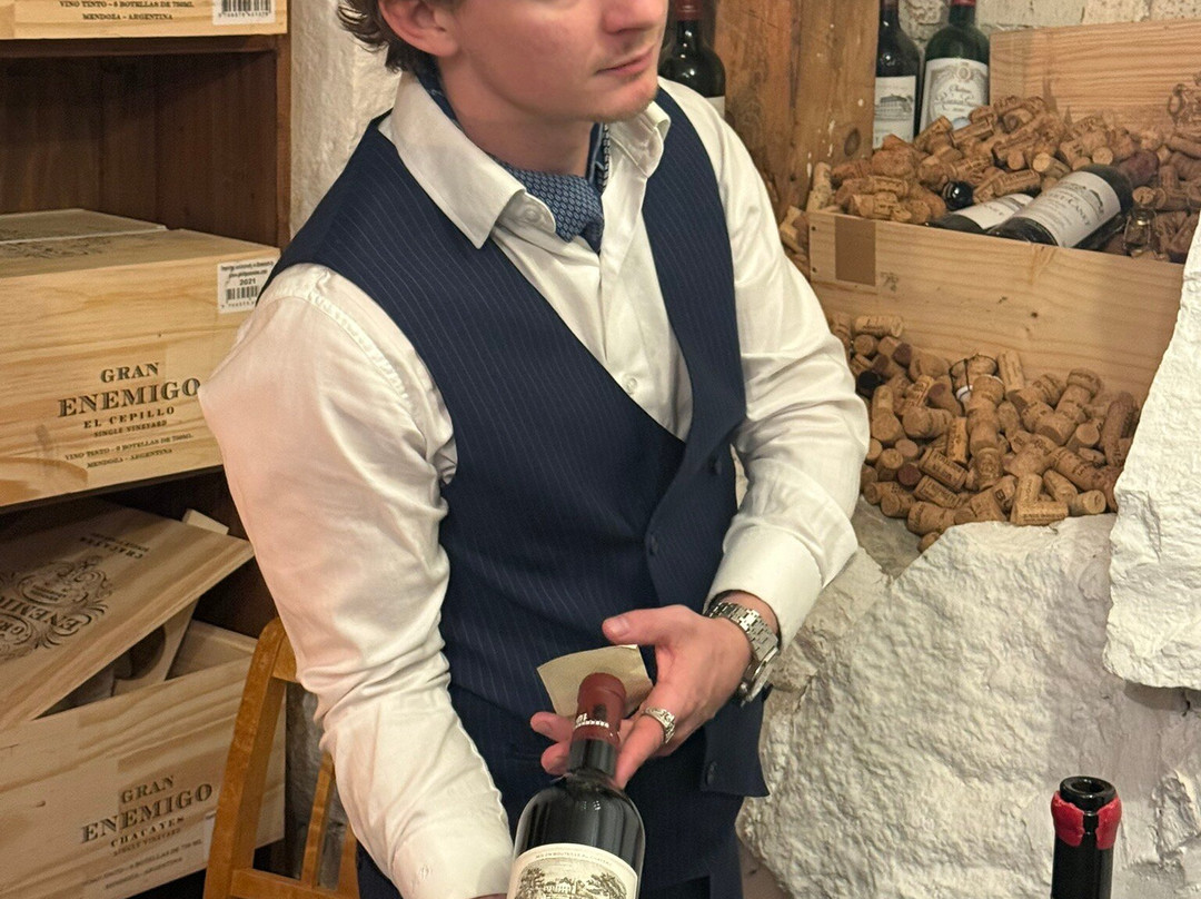 尤坎酒店主图