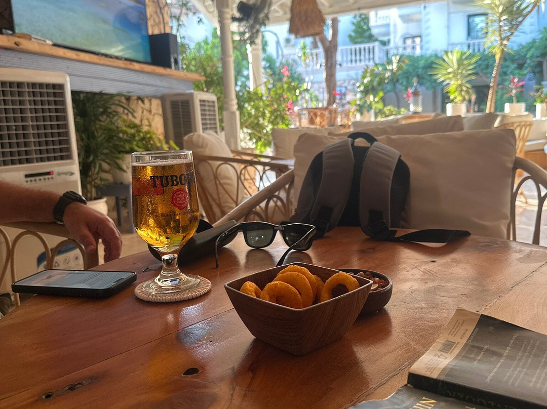 仙丹酒店主图