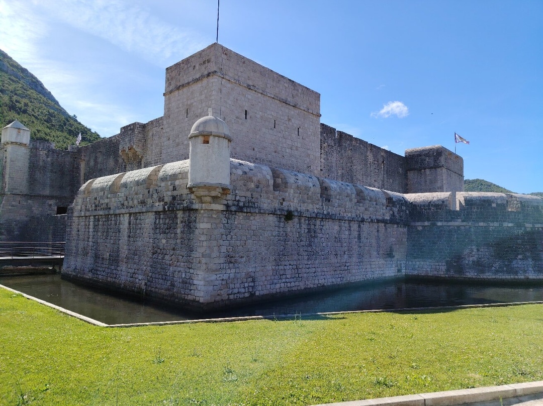 太阳酒店主图
