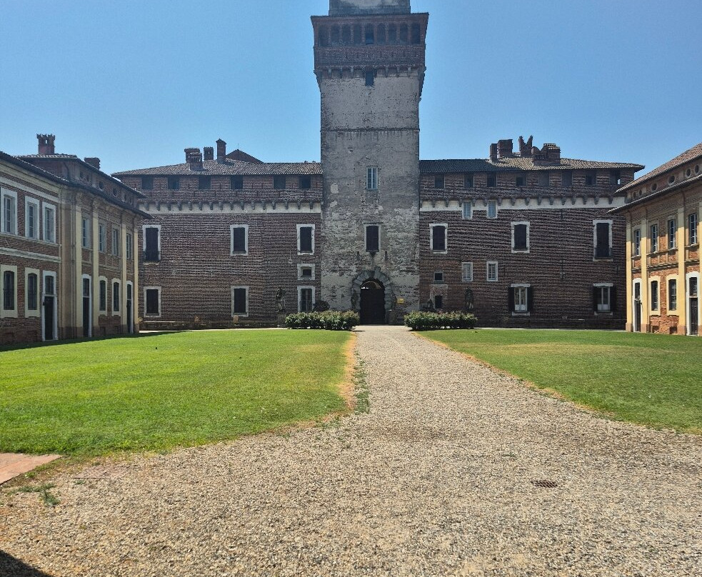 Castello Di Chignolo Po-Chignolo Po必去景点