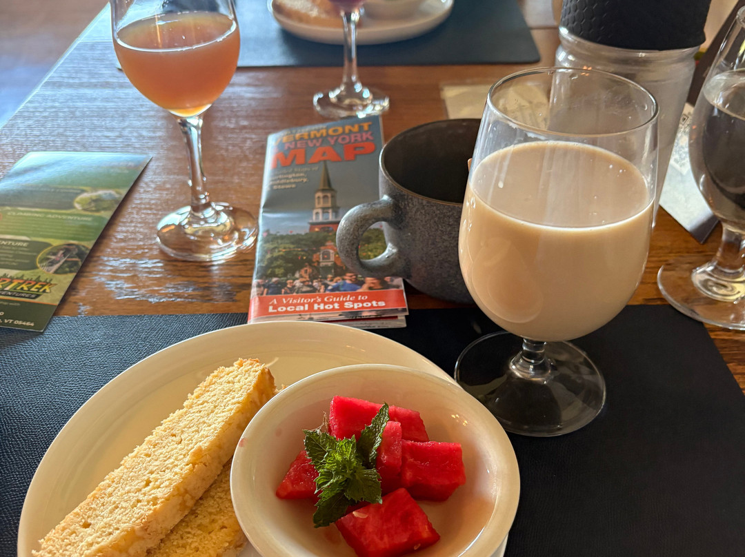 黄铜灯笼酒店主图