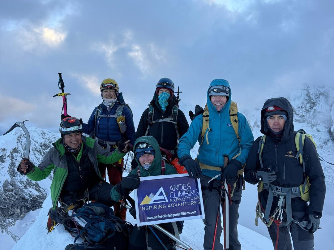 Andes Climbing Expeditions-瓦拉斯必去景点