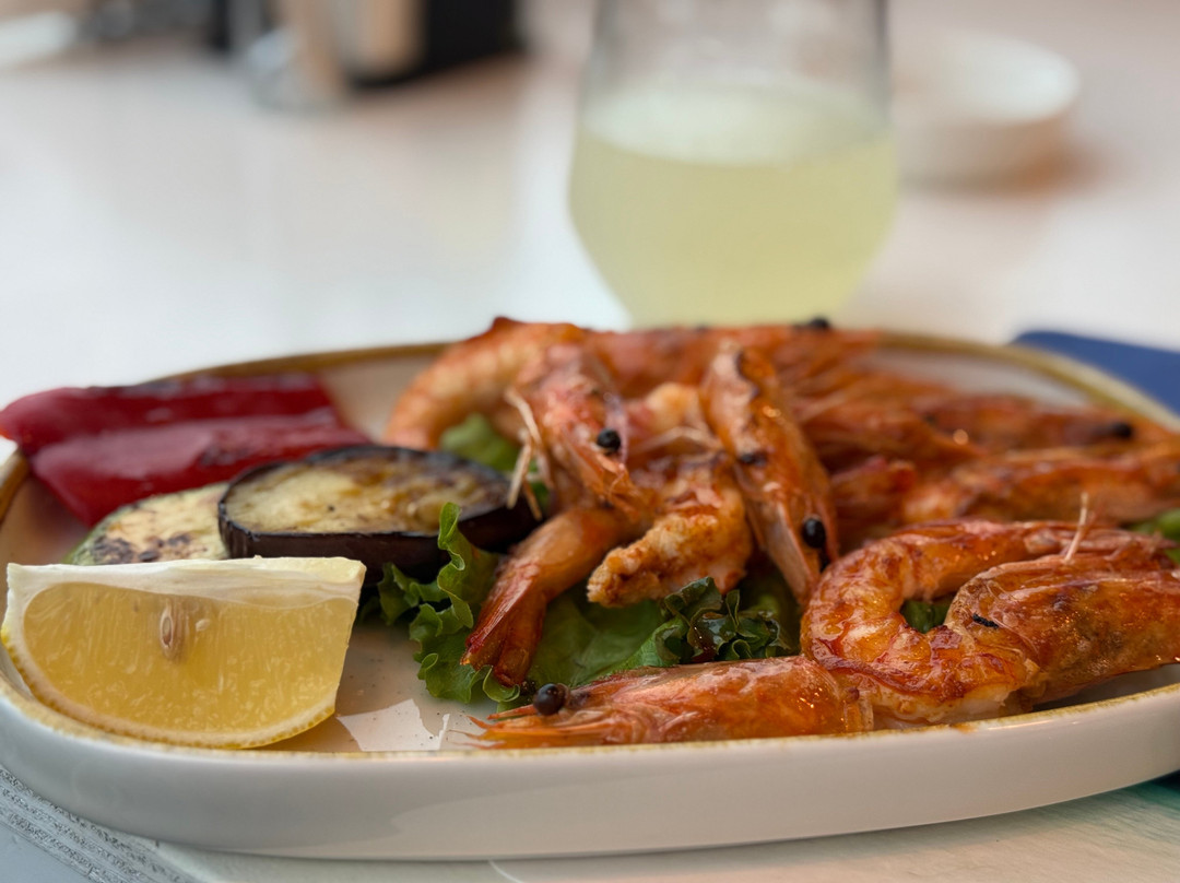Sea Breeze Seaside Bar & Restaurant