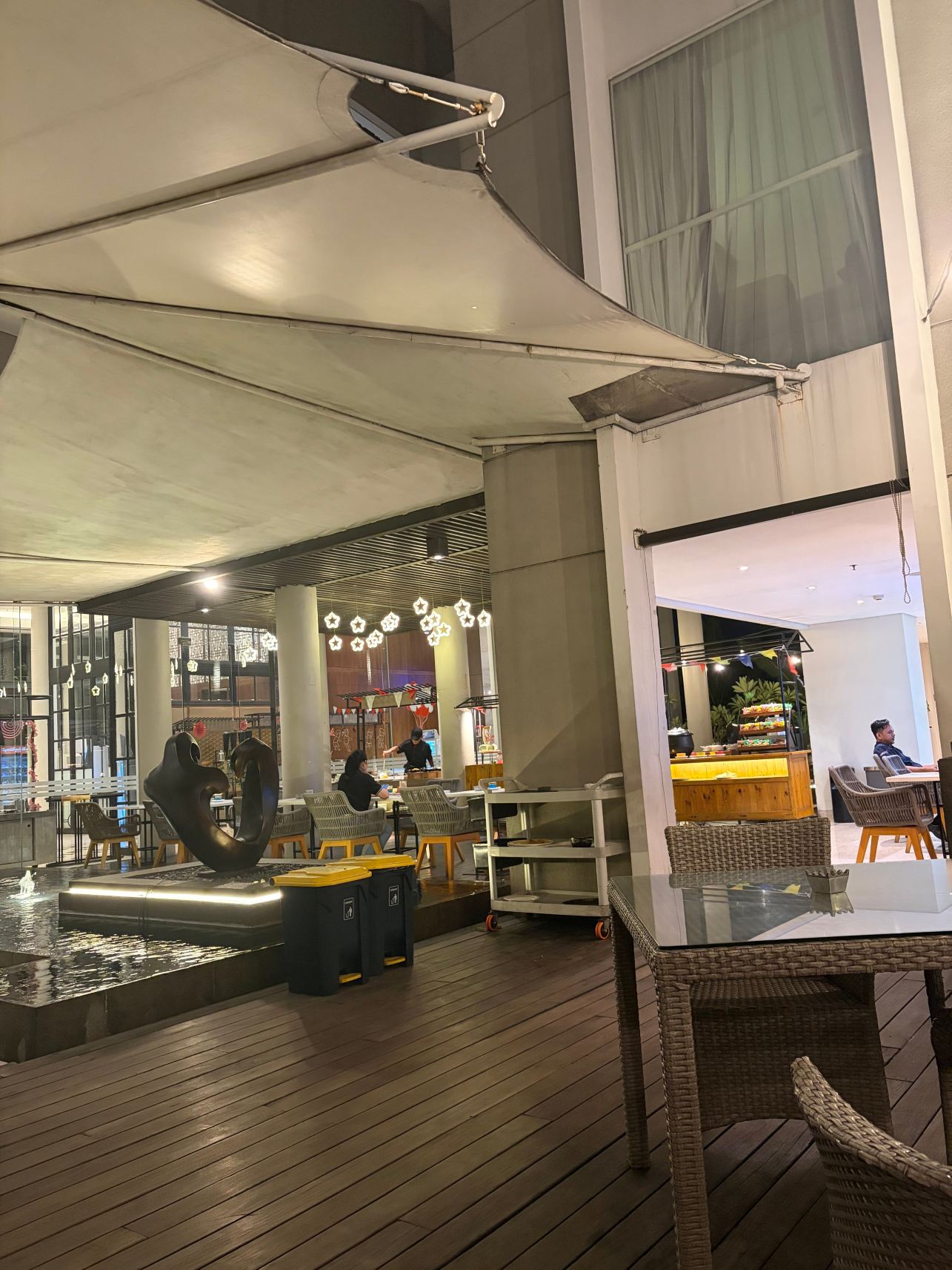 泗水机场普瑞米尔广场酒店-旅行者