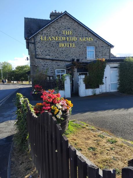 Llanelwedd阿姆斯酒店-旅行者