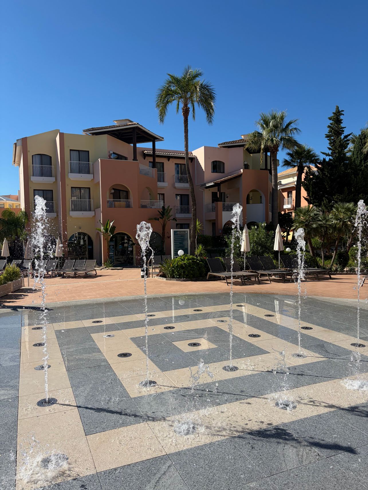 Spacious 4 Bedroom Villa, Private Pool, Free Air Conditioning and Wifi-旅行者