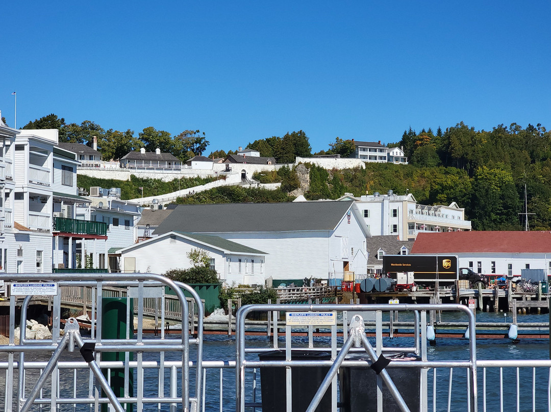 Shepler's Mackinac Island Ferry-圣伊尼亚斯必去景点