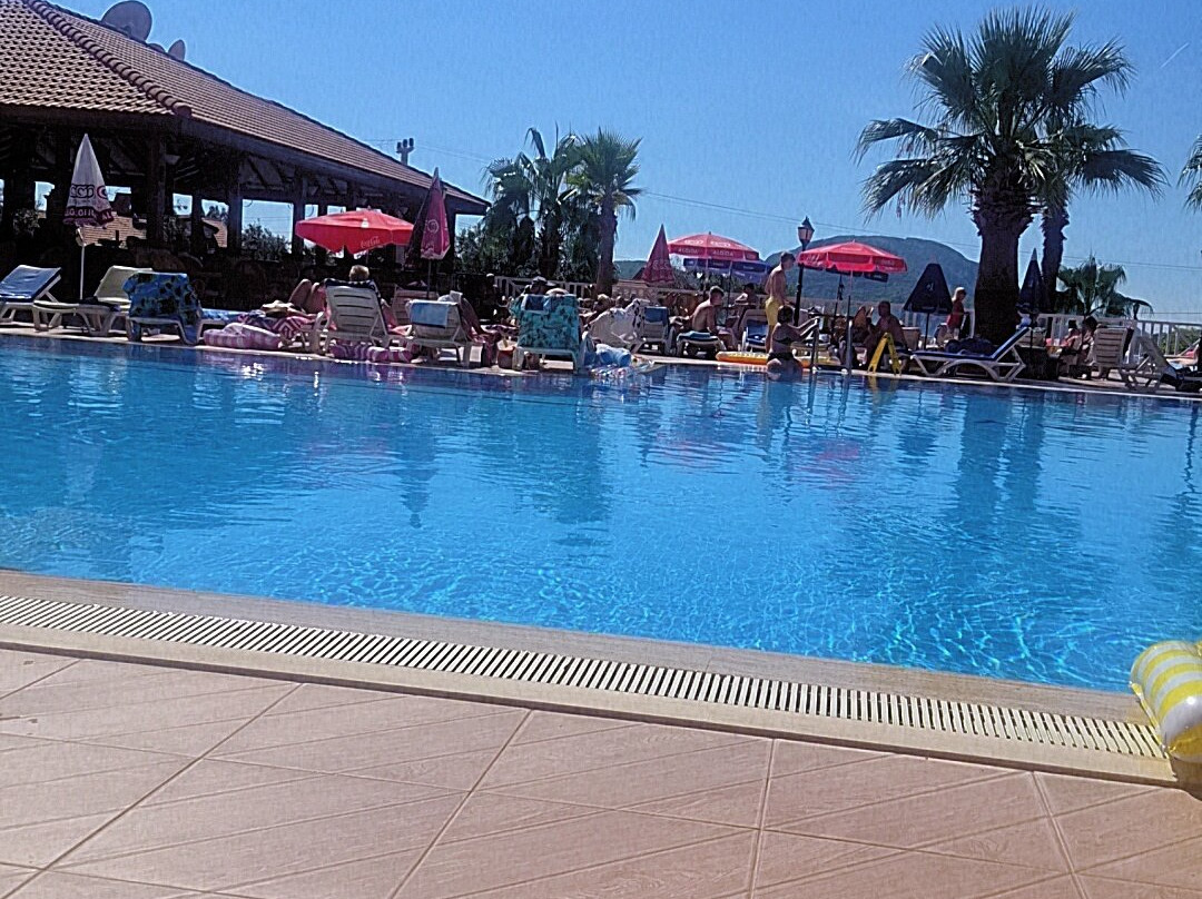 塞雷酒店主图