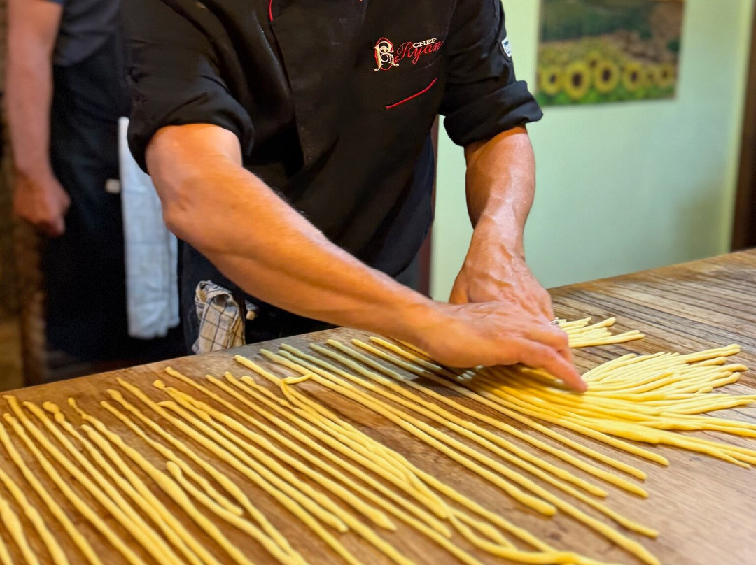 Chef Cook Ryan Hanley-科尔托纳必去景点