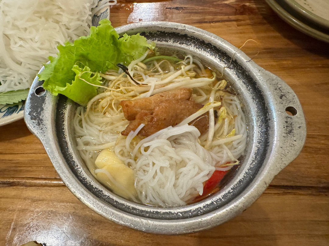 Met Vietnamese Restaurant & Vegetarian Options 2