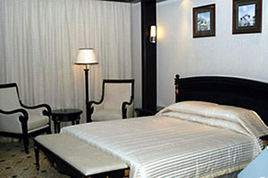 香山大酒店主图