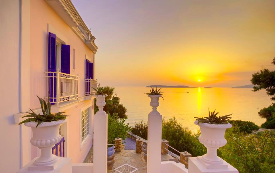 Aneroussa Beach Hotel主图