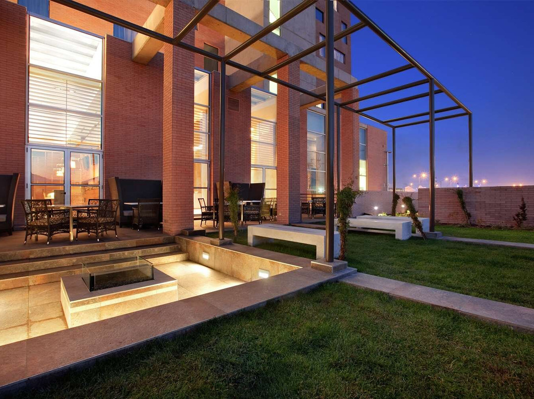 圣地亚哥机场希尔顿花园酒店主图