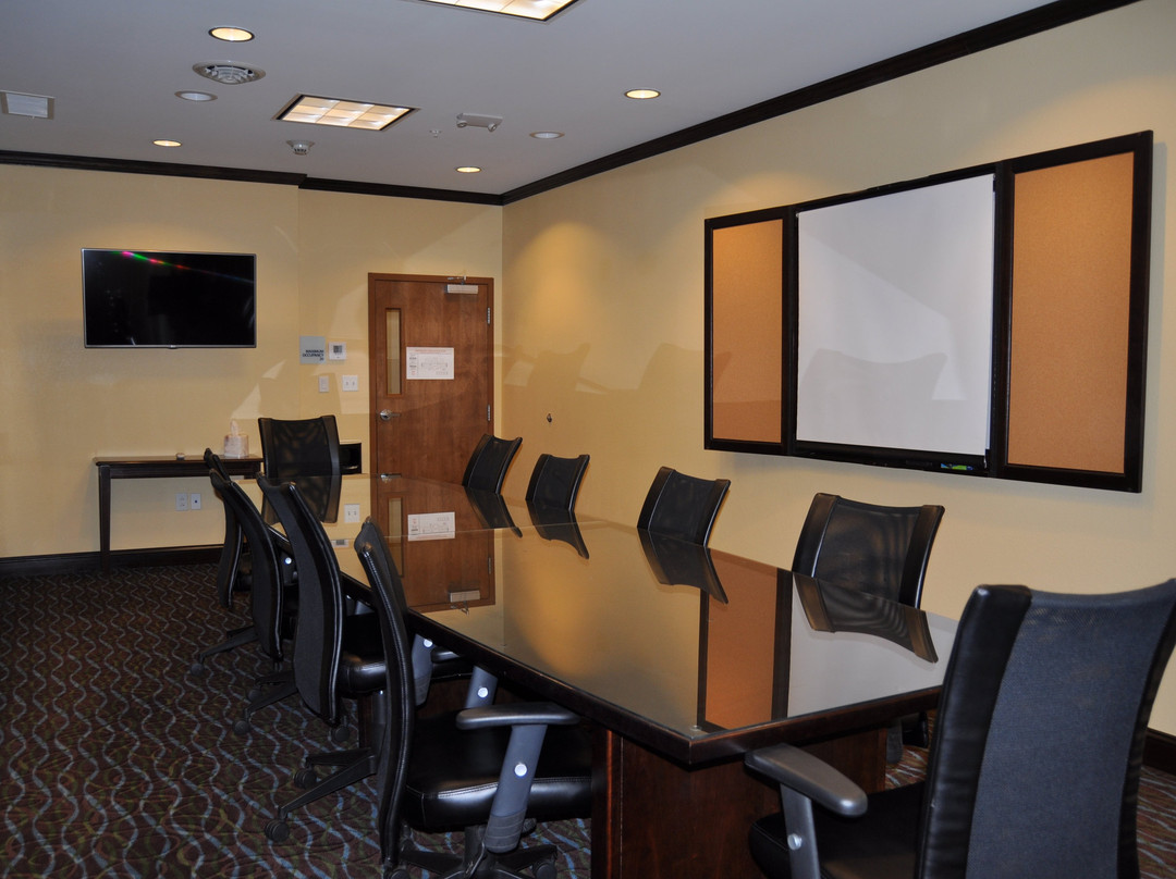 Holiday Inn Express & Suites Lebanon By IHG主图