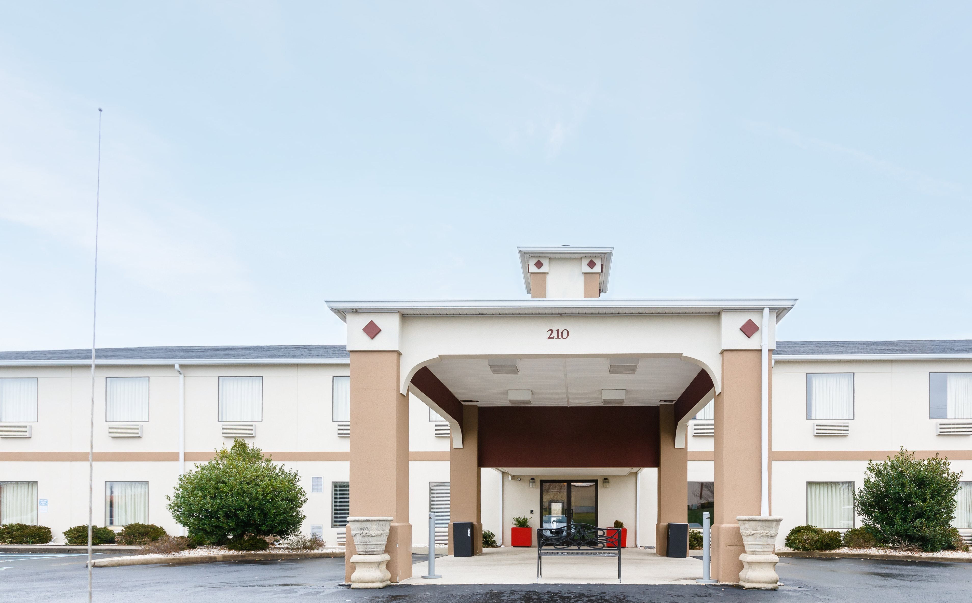 Red Roof PLUS+ Danville, KY-官方