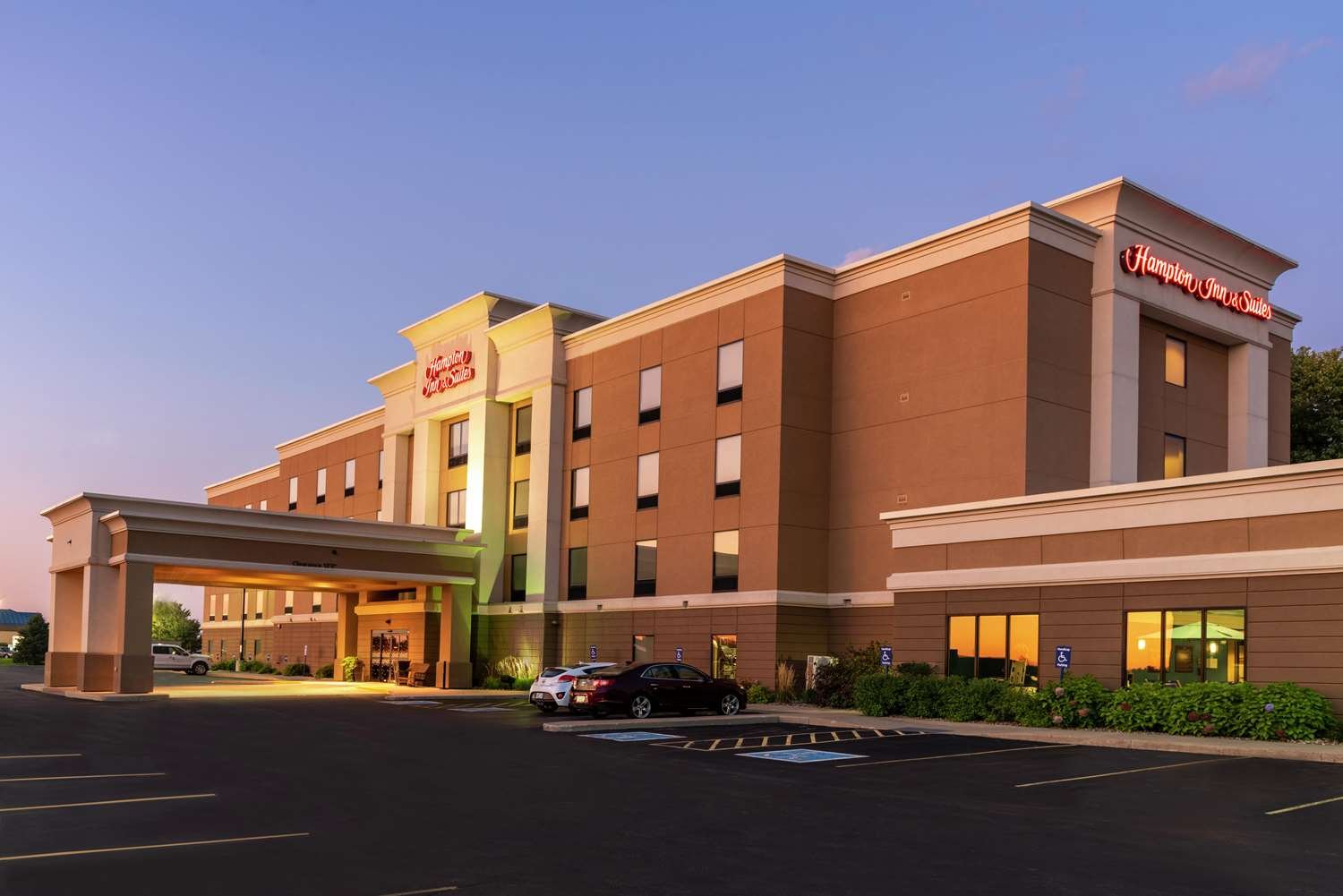 Hampton Inn & Suites By Hilton Marshalltown-官方