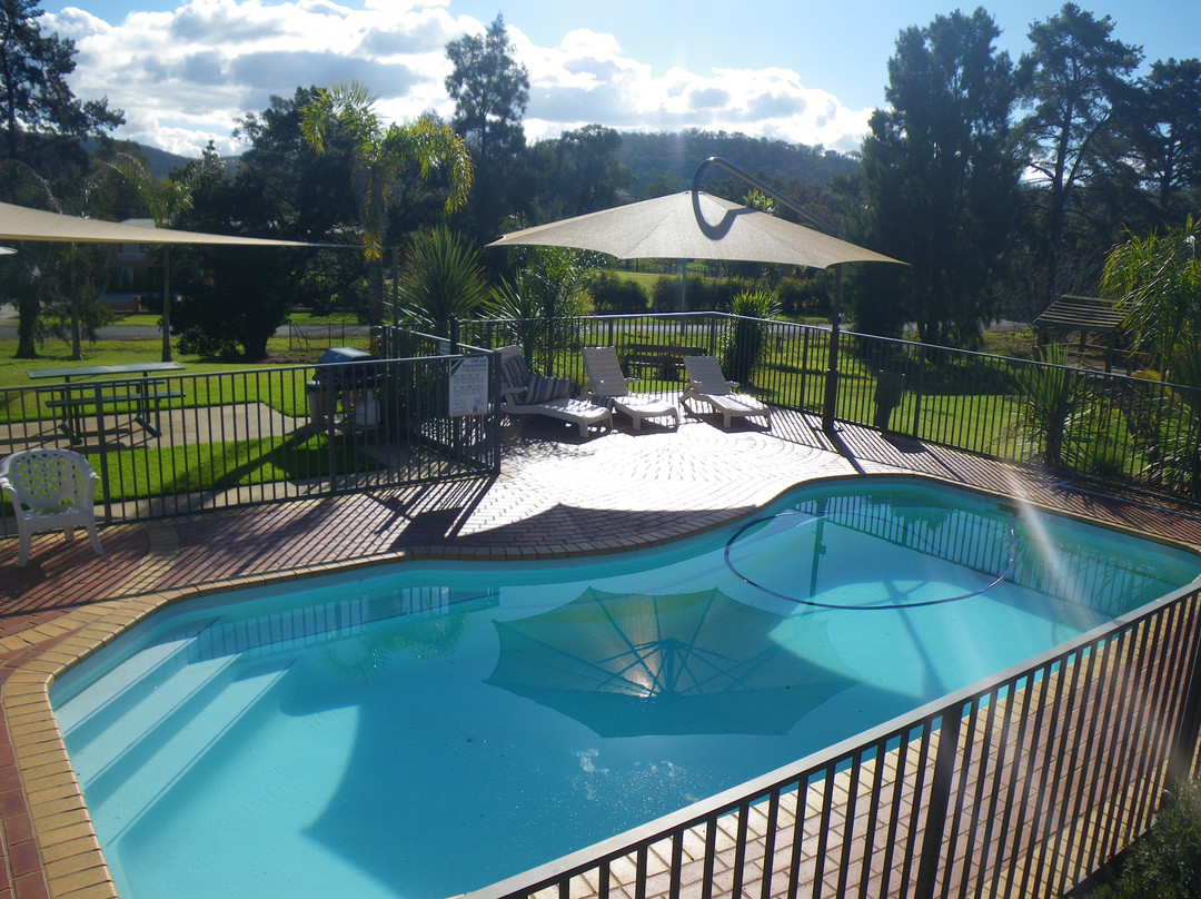 黄昏时刻乡村汽车旅馆