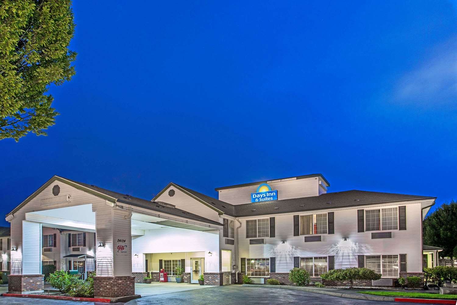 Days Inn & Suites by Wyndham Gresham-官方
