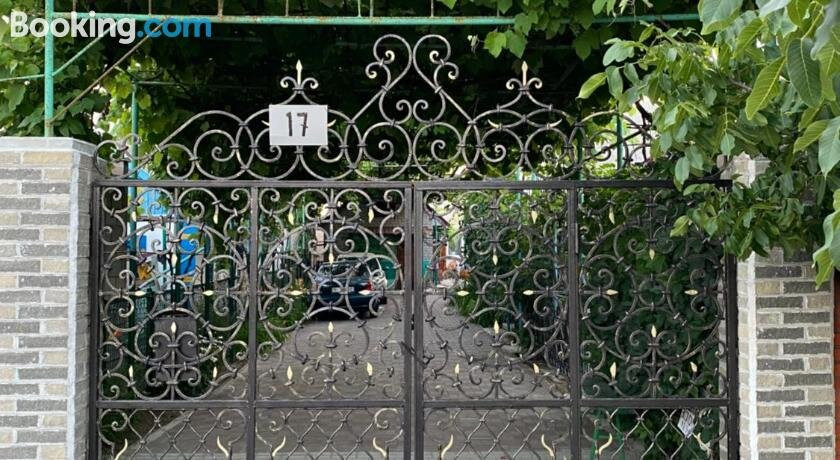 Gostevoy Dvor Lyudmila