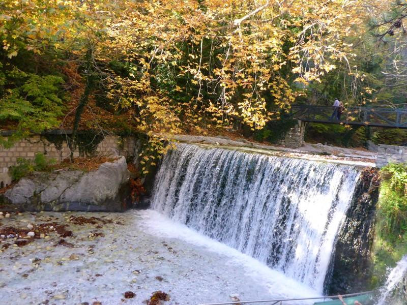 Waterfalls in Loutraki Aridaias景点图片
