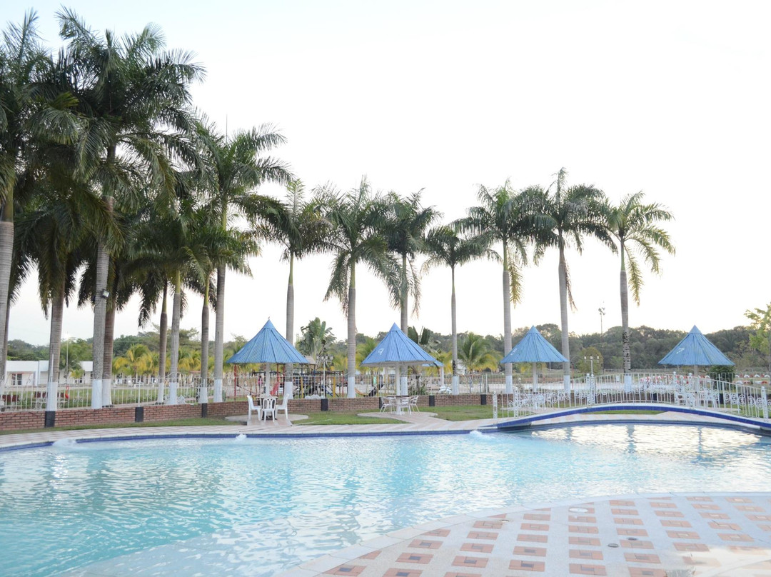 比亚维森西奥酒店住宿-Laguna Viva Hotel Campestre