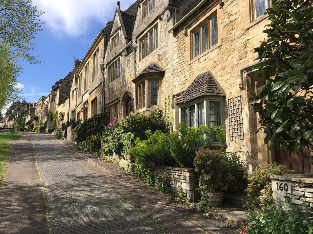 Burford Library景点图片