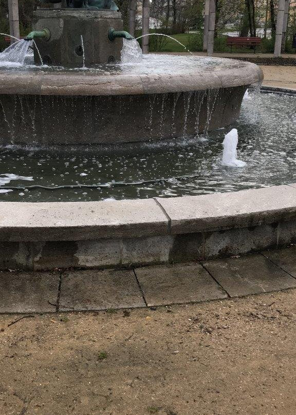 Schwanenbrunnen-Zwickau必去景点