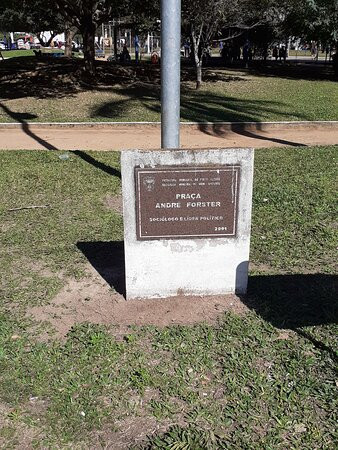 Praça André Forster-阿雷格里港必去景点