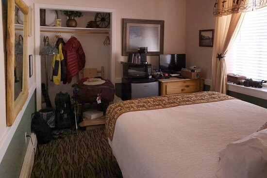 The Bent Elbow Hotel主图