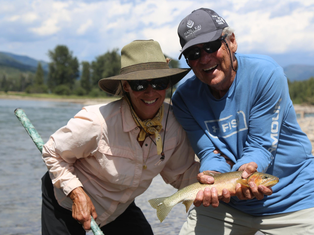 Kootenay Fly Shop & Guiding Company-弗尼必去景点