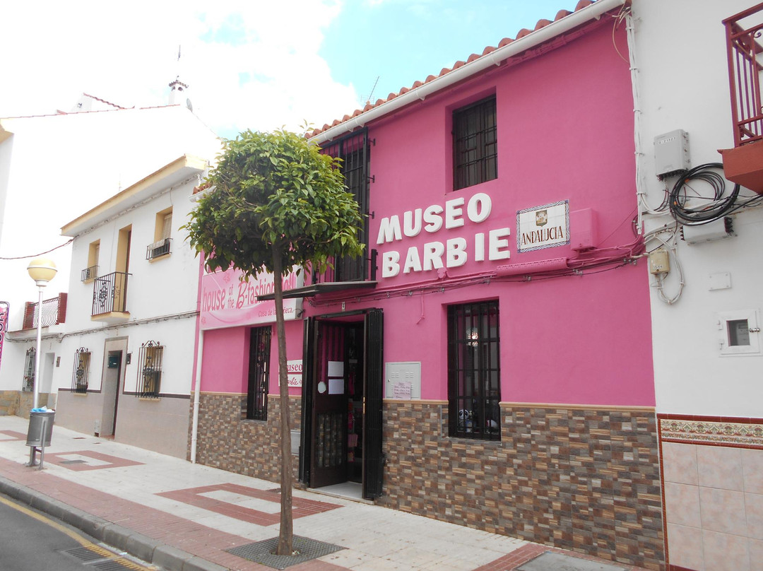 Arroyo de la Miel旅游景点-House of the B-Fashion Doll