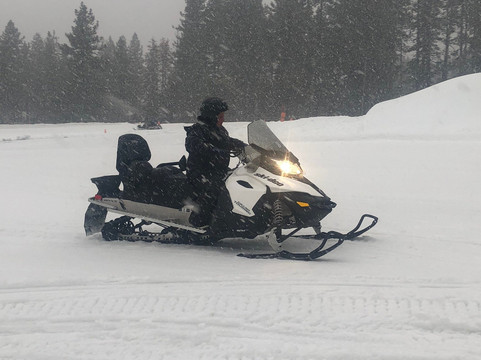 Tahoe Snowmobiles-南太浩湖必去景点