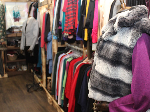 On & On Gift And Thrift