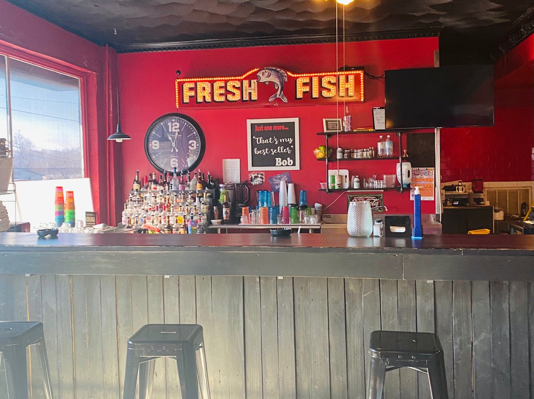 Tracy's Bar And Grill