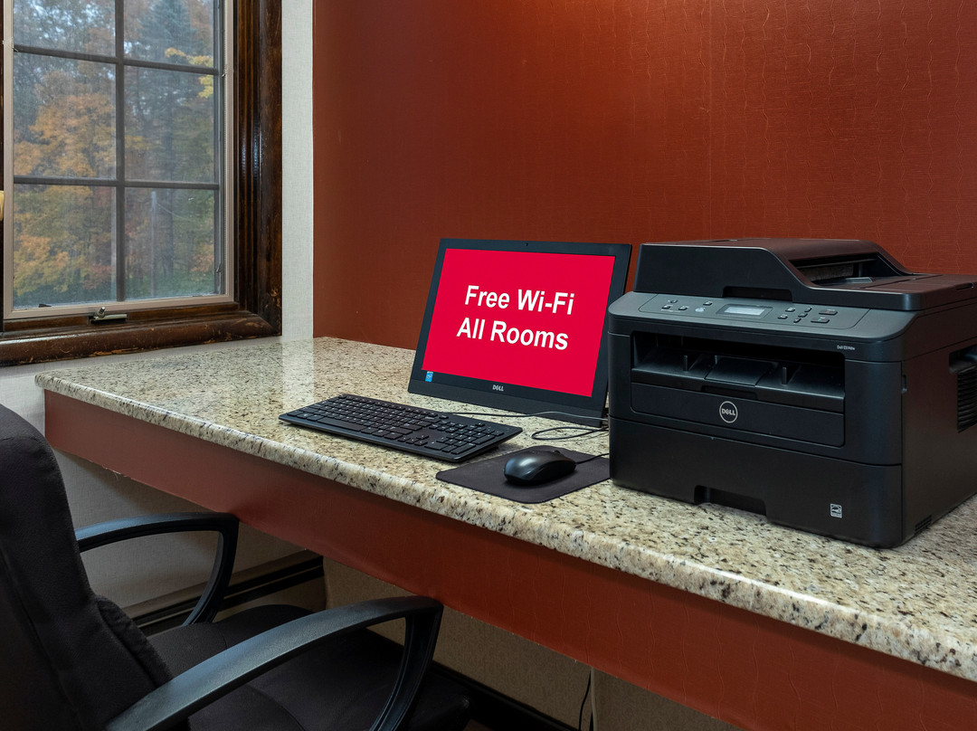 Red Roof Inn & Suites Hazleton主图