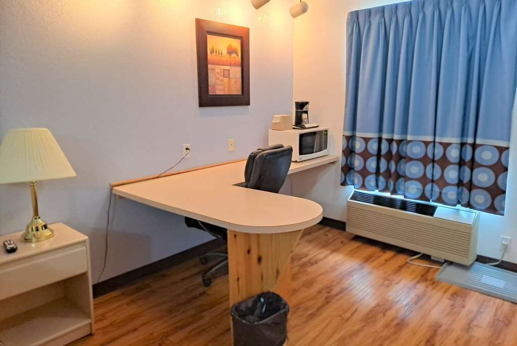 Super 8 by Wyndham Three Hills AB主图