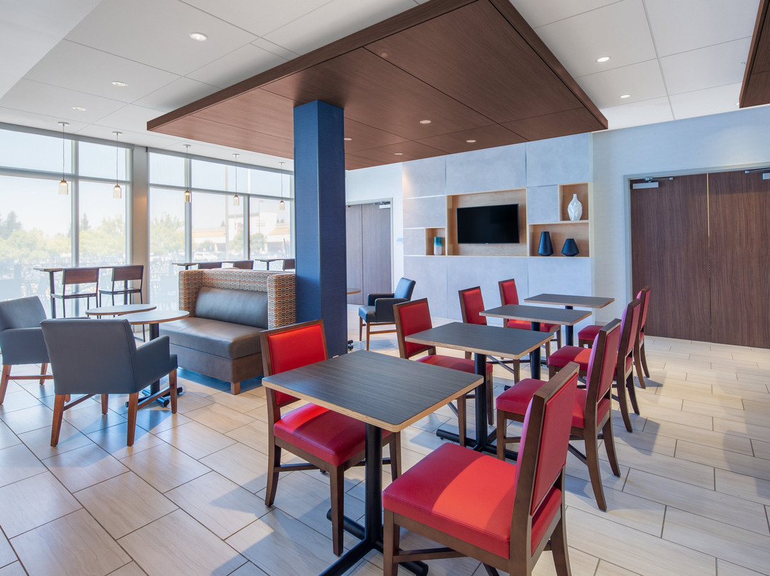 Holiday Inn Express & Suites Chico By IHG主图