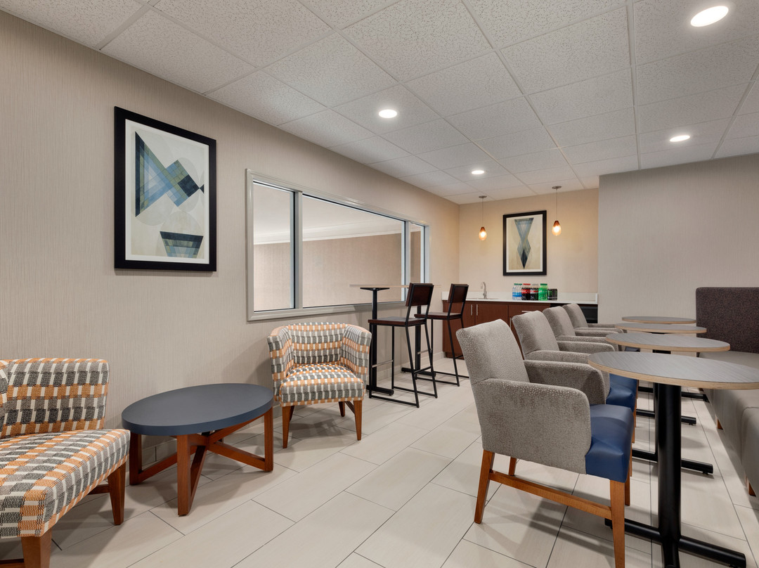 Holiday Inn Express & Suites Auburn - University Area by IHG主图