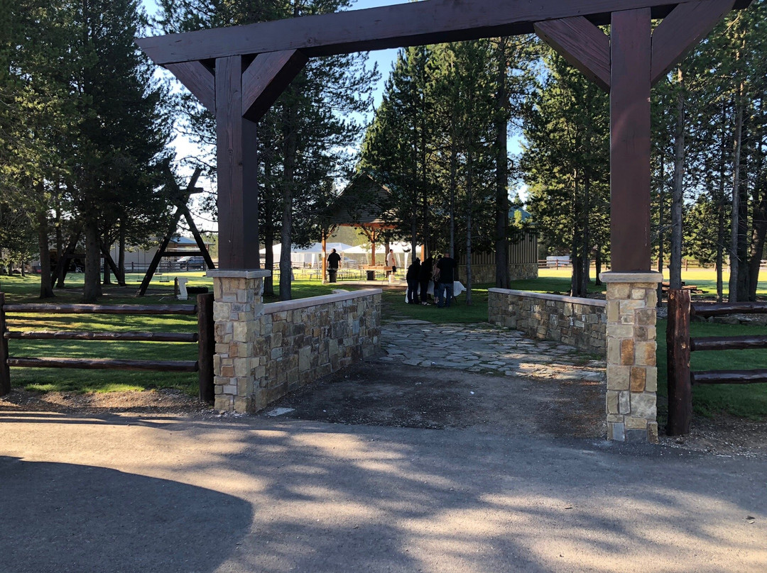 萨特尔山度假酒店主图