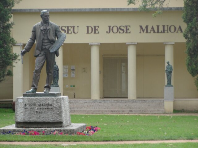 Estatua de Jose Malhoa景点图片