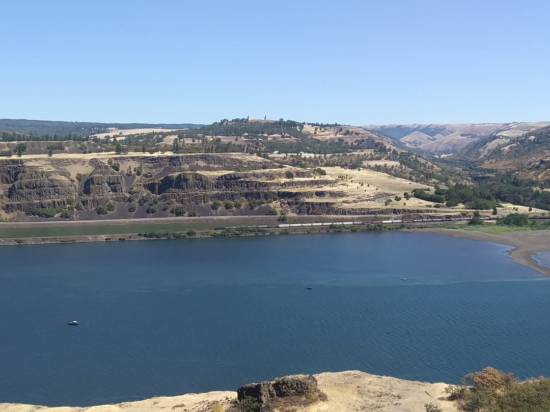 Rowena Crest Viewpoint景点图片