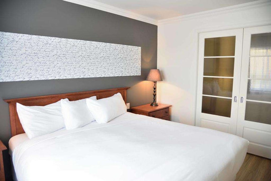 皇后大酒店主图